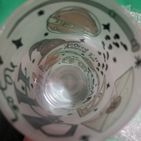 Frosted 20oz Harry Potter tumbler - Picture 5 of 7